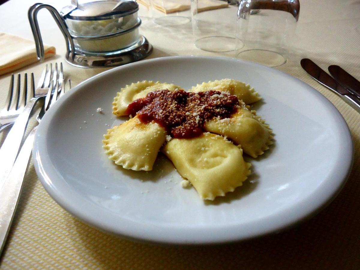 קומיסו Agriturismo Tenuta Margitello מראה חיצוני תמונה